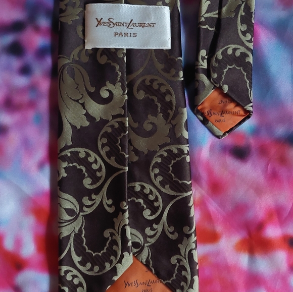 Yves Saint Laurent 54 Inch Gold Tie - Picture 5 of 7